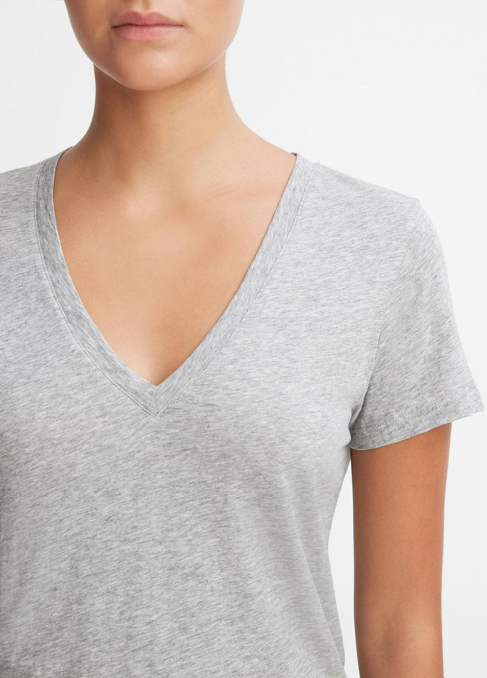 Essential Pima Cotton V-Neck T-Shirt in Short Sleeve | Vince outlet