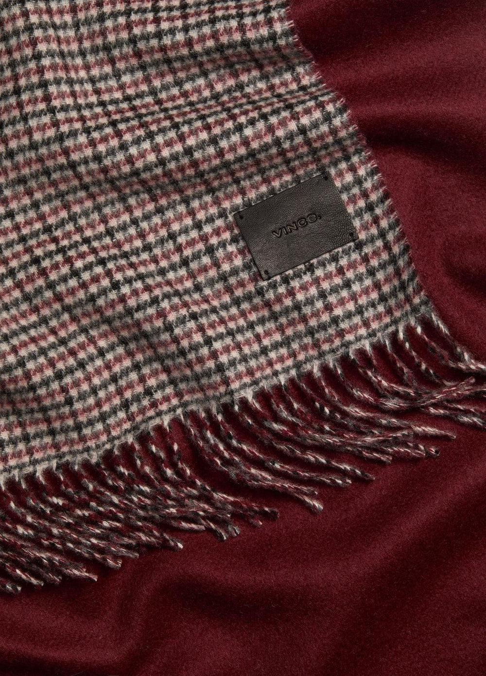Micro-Houndstooth Cashmere Scarf in Scarves & Hats | Vince near me