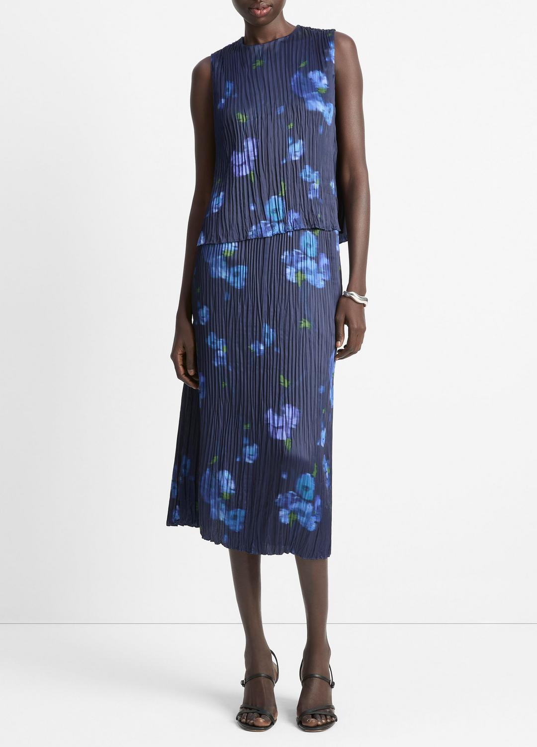 Poppy Blur Crushed Satin Shell in Shirts & Tees | Vince on sale